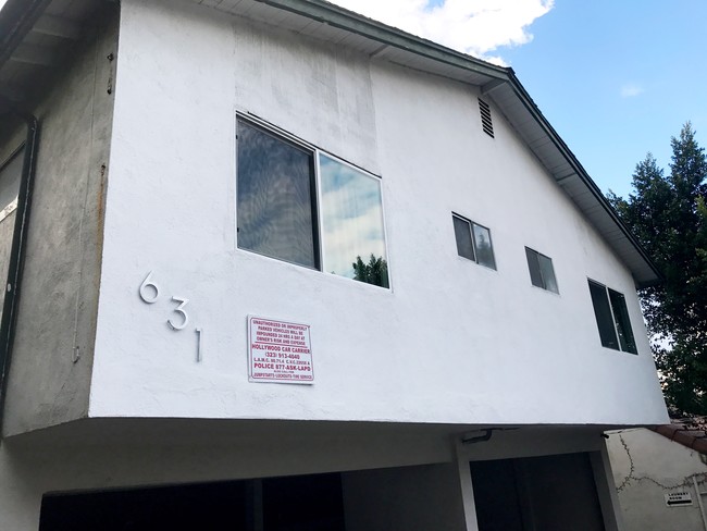 Back Triplex - 631-633 Parkman Ave