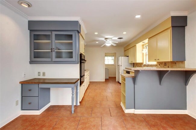 Building Photo - 2904 Skylark Dr