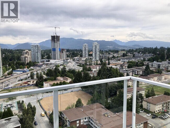 Photo du bâtiment - 652 Whiting Way