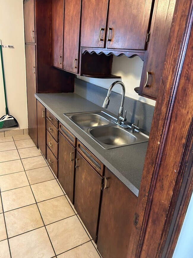 Foto del edificio - 808 St Patrick St