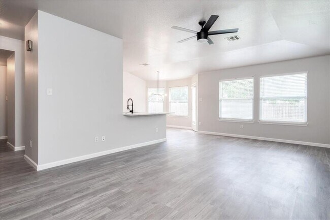 Foto del edificio - 3611 Rock Shelf Ln