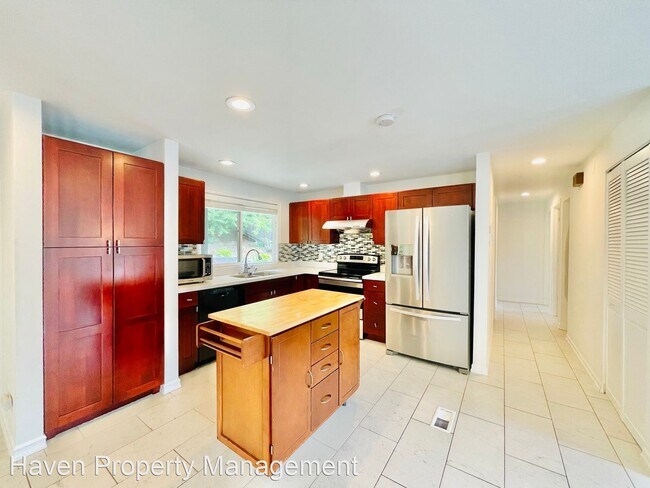 Building Photo - 5 br, 2 bath House - 5614 17th Ave SW