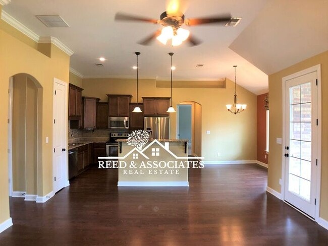 Building Photo - Elegant Cordova Home Located in Quiet Cove!