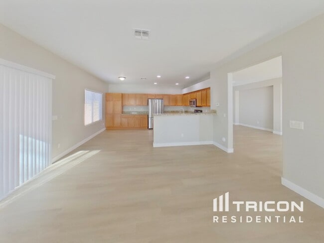 Building Photo - 10117 W Luxton Ln