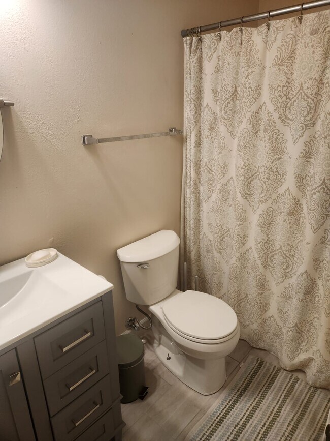 Foto del edificio - 1379 N 44th St