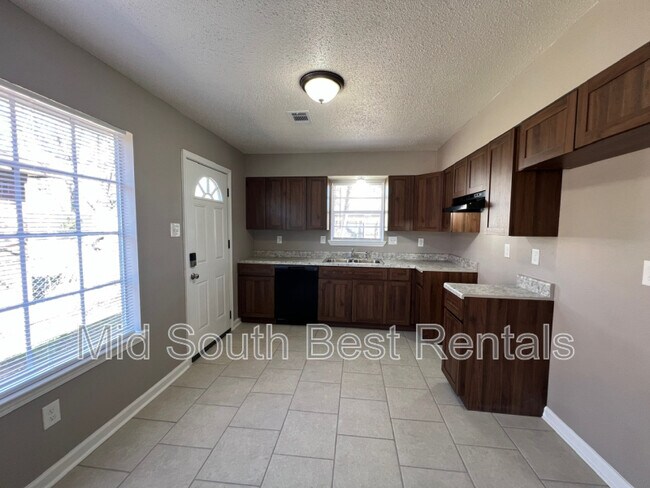 Building Photo - 3442 Dobbin Ferry Ave