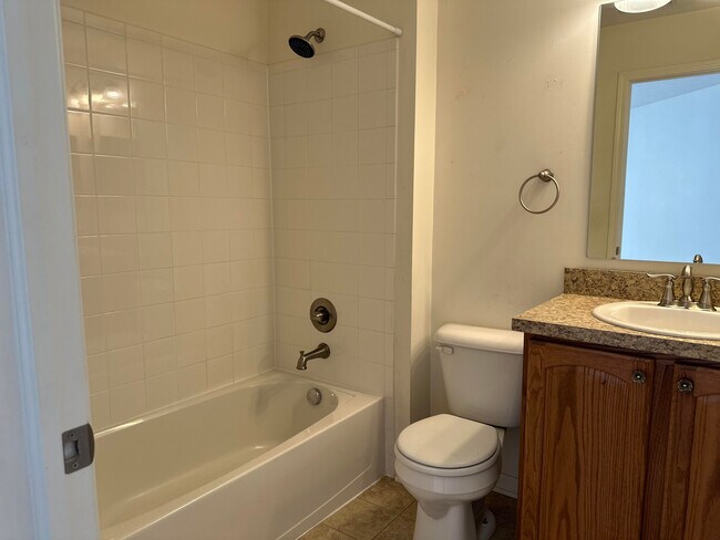 Baño de invitados - 5468 Nottinghamshire Ln