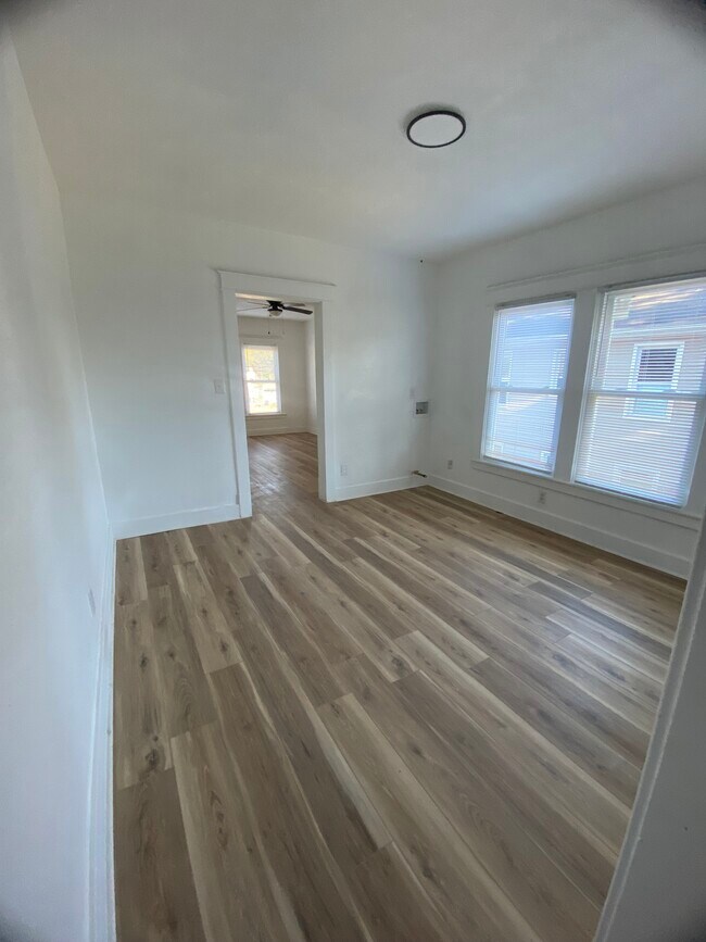 Building Photo - 521 N 33rd St