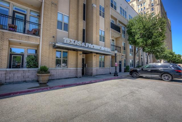 Foto del edificio - 201 W Lancaster Ave