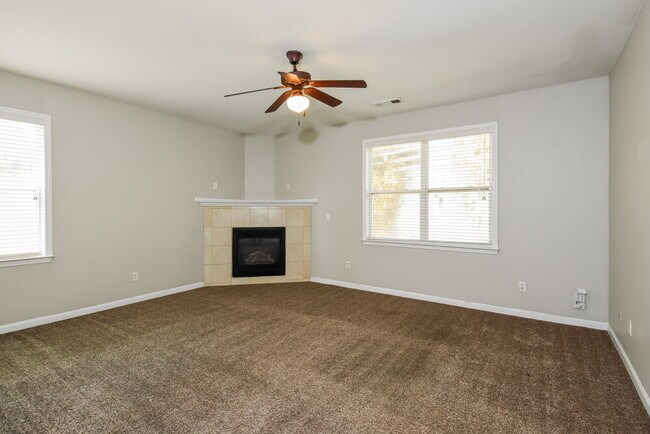 Foto del edificio - 1 Horseshoe Ln