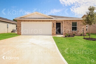 Building Photo - 15581 Briar Forest Dr