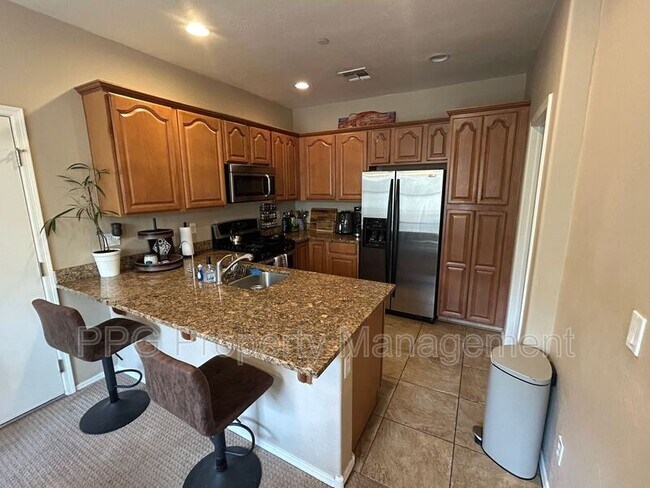 Foto del edificio - 20718 W Maiden Ln