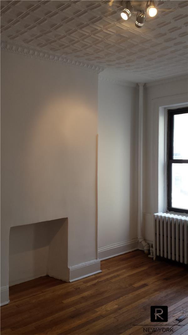 Building Photo - 464 West 25th Street