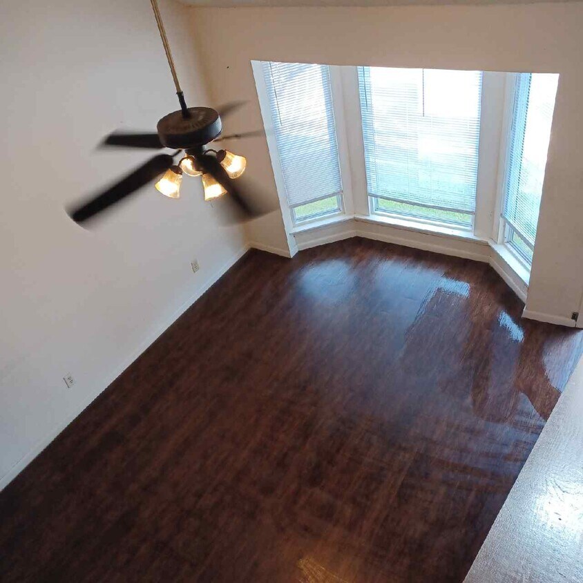 Foto del edificio - 401 Kennon Ln