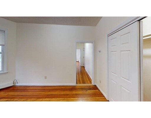 Foto principal - 163 Hichborn St