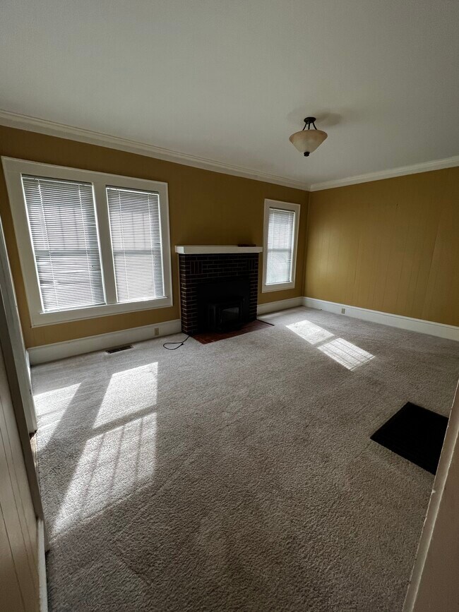 Building Photo - 342 Highland Ave