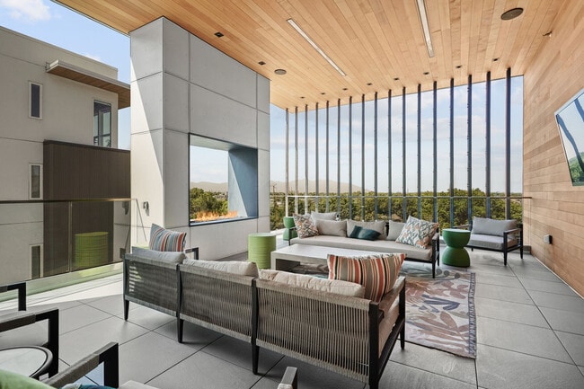 Building Photo - Harvest