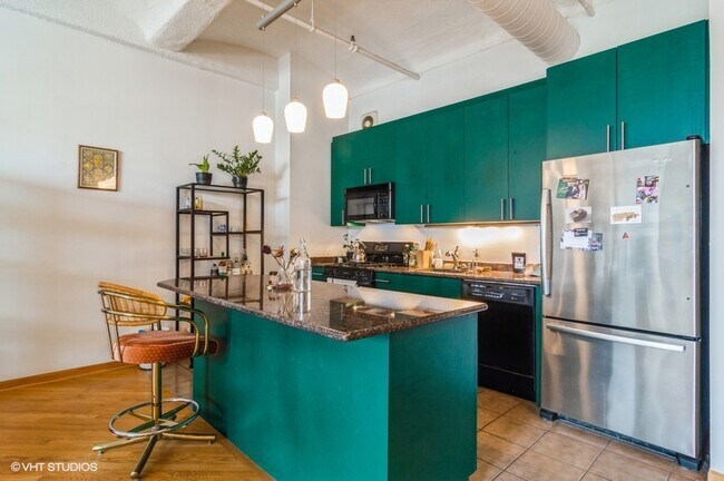 Foto del edificio - 633 S Plymouth Ct