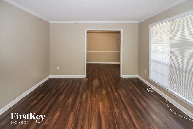 Foto del edificio - 5086 Twin Woods Ave