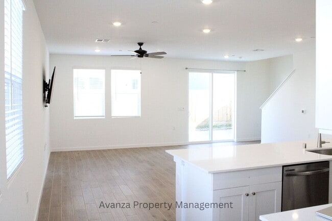 Building Photo - 3422 N Ensanada Ave