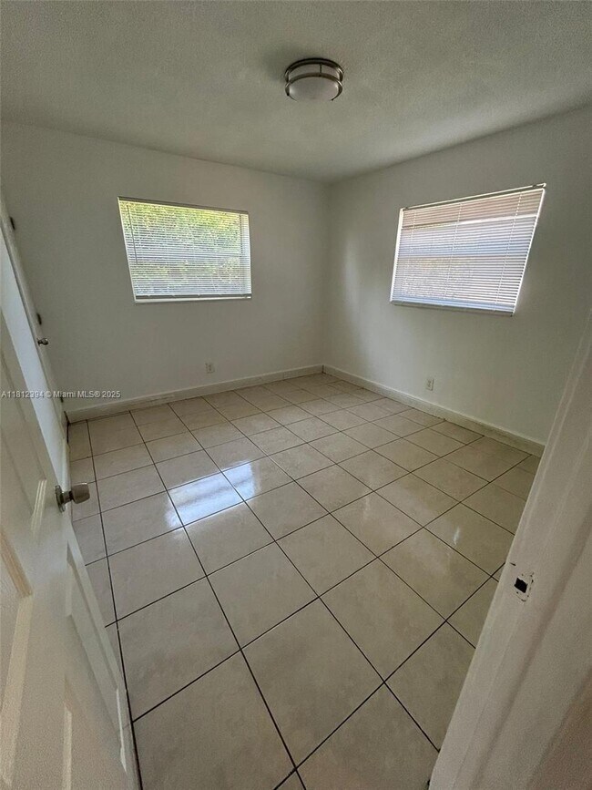 Foto del edificio - 2780 NW 14th St