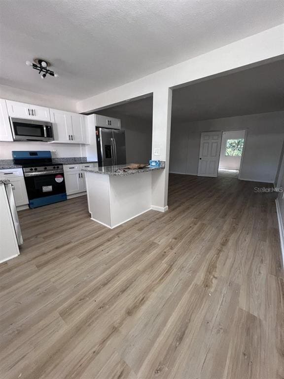 Foto del edificio - 1355 Lakeview Rd