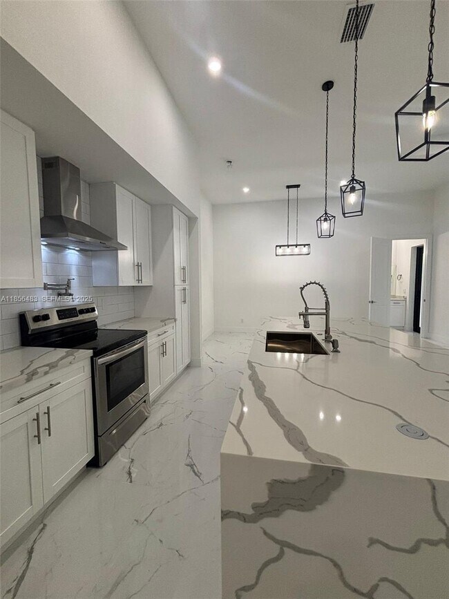 Foto del edificio - 4304 NW 27th Ln