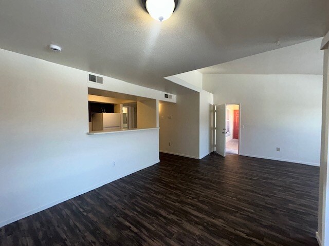 Foto del edificio - 2300 E Silverado Ranch Blvd