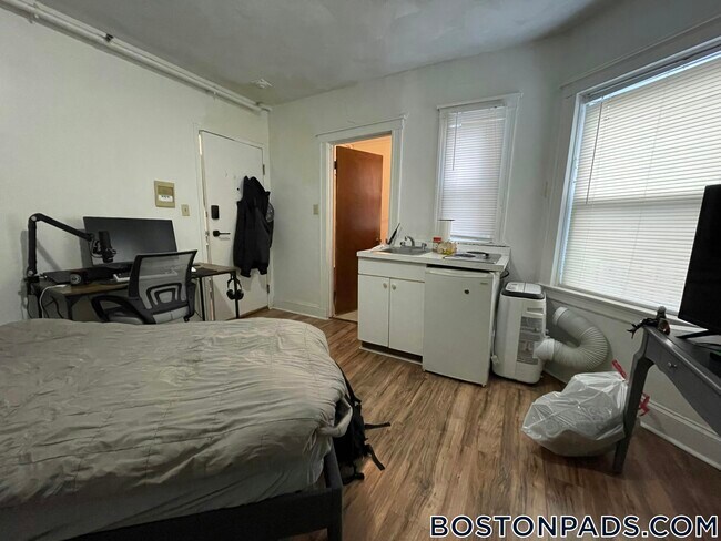Foto del edificio - 16-20 Westland Ave.