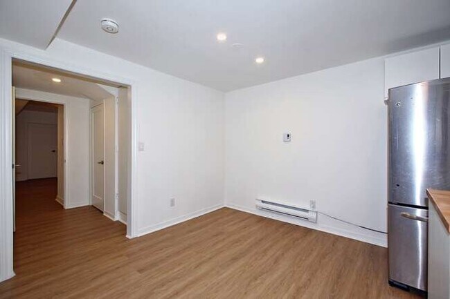 Building Photo - High Park- SPACIOUS Renovated 2/3 Bdr or Den /1Bath $3390/mth incl. Utilities