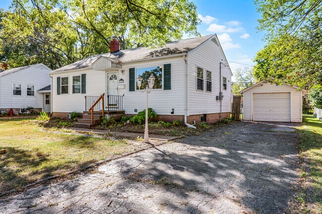 Foto del edificio - 1217 Grant Dr