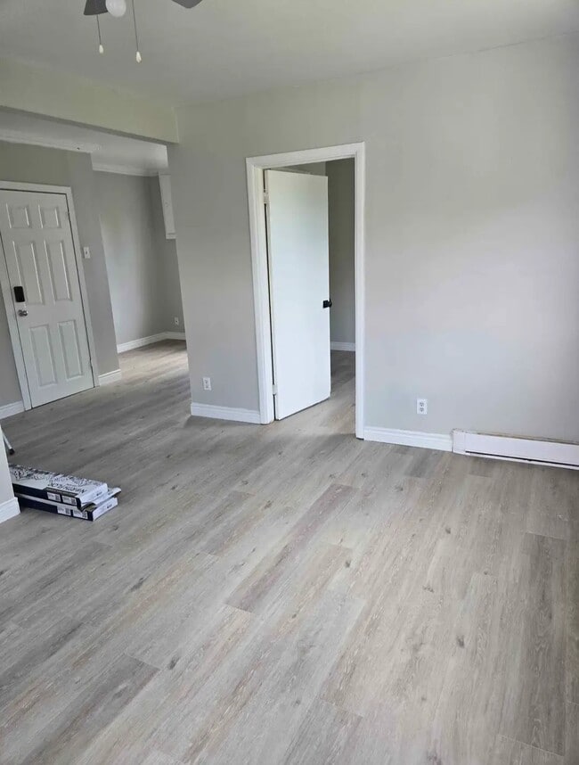 Building Photo - 15 Courtenay Ave