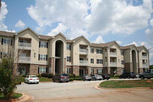 Building Photo - Condo Now Available- 2 bedroom/2baths-gate...