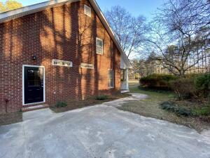 Building Photo - 4783 Sharon Dr