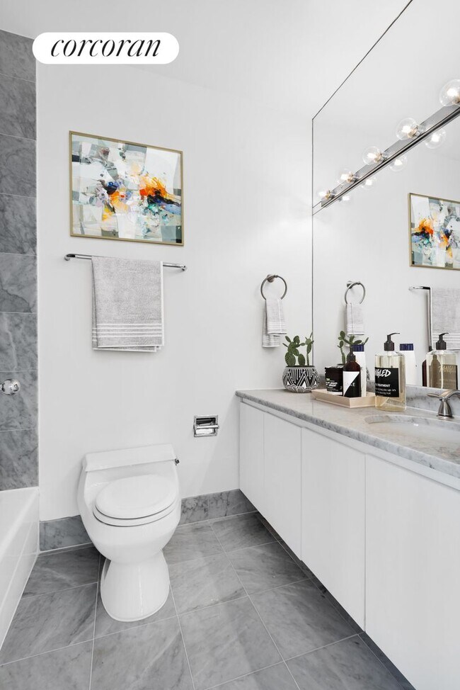 Building Photo - 45 E 25th St