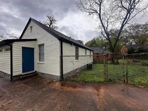 Building Photo - 2665 Northview Ave