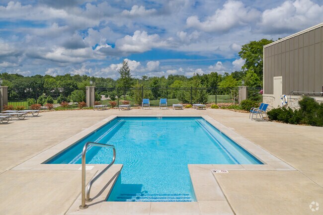 Piscina Fairway Flats - Fairway Flats & The Heights at Fairway Flats