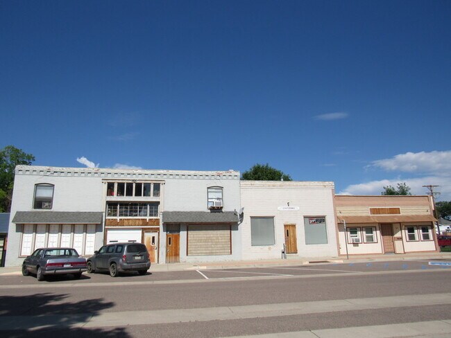 Building Photo - 333 Main St