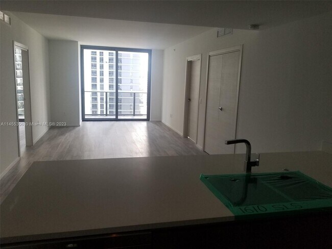 Building Photo - 801 S Miami Ave
