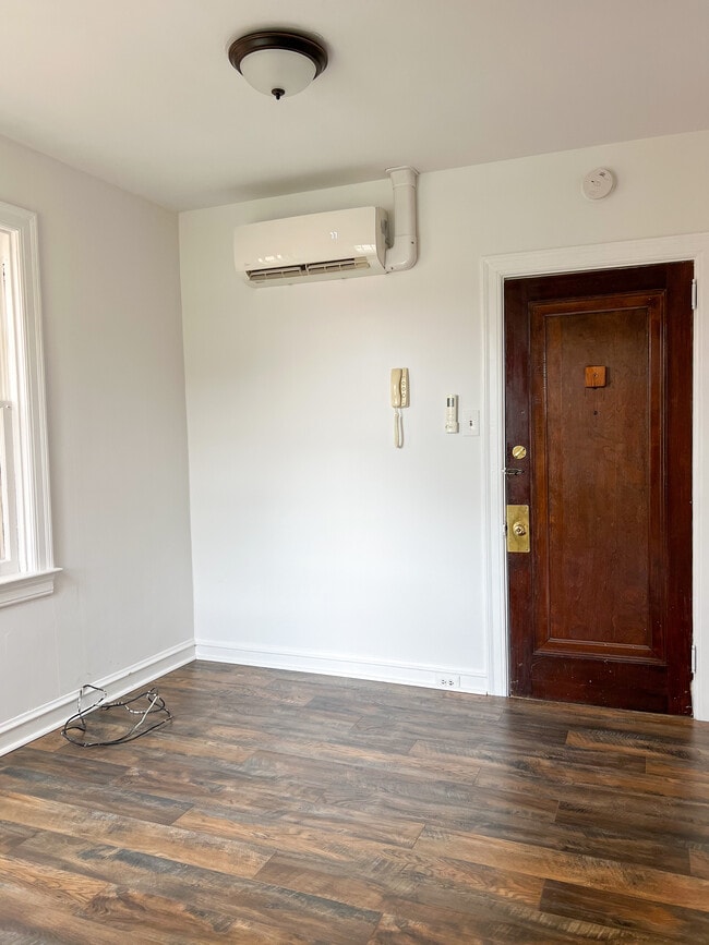 Front door to apartment - 325 N Duke St