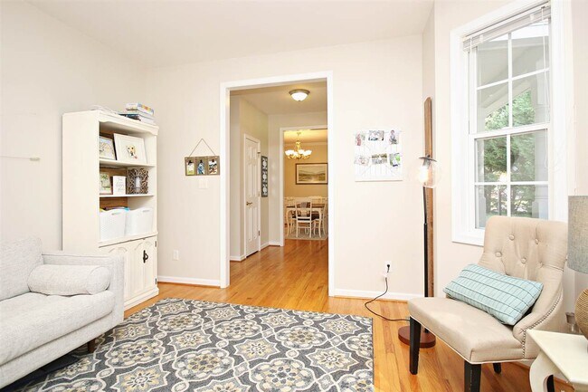 Building Photo - 3205 S Chesterfield Ct