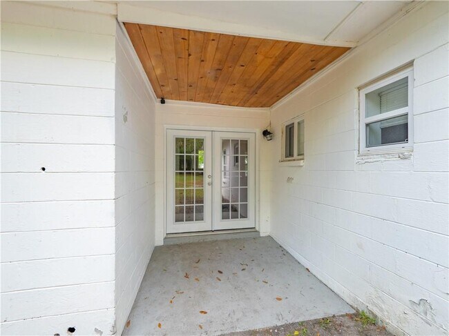 Foto del edificio - 244 Sherwood Ln