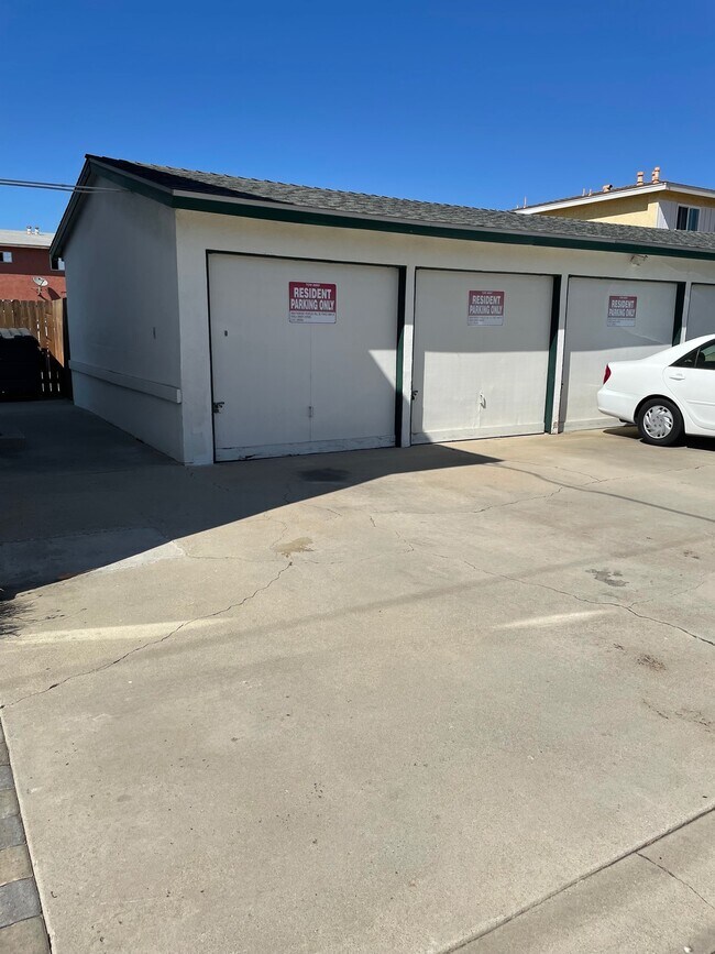 Foto del edificio - 16924 Yukon Ave