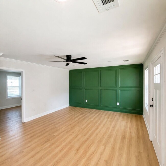 Foto del edificio - CHARMING RANCH STYLE HOME AVAILABLE NOW!