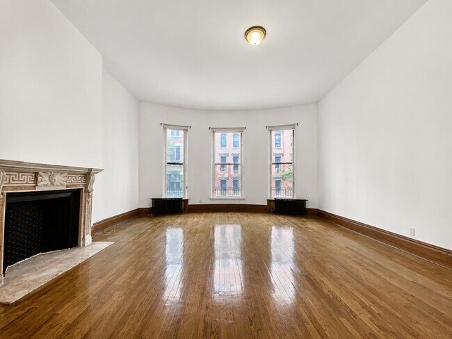 Foto del edificio - 302 W 107th St
