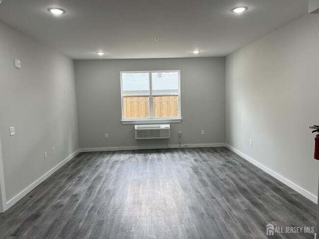 Foto del edificio - 100 Jackson Ave