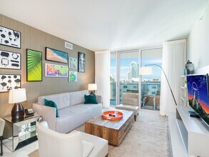 Building Photo - 4011 S Ocean Dr
