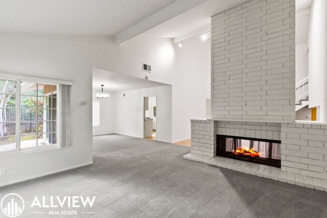Building Photo - Spacious 4 bed, 2.5 bath Home Available Now in the Turtle Rock community