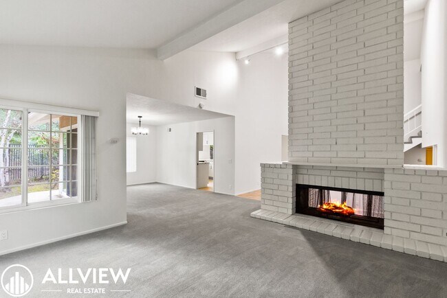 Foto del edificio - Spacious 4 bed, 2.5 bath Home Available Now in the Turtle Rock community