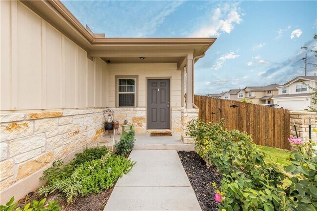 Building Photo - 221 Compania Cove